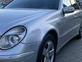 Mercedes-Benz E 320 2003 годаfor6 000 000 тг. в Усть-Каменогорск – фото 3