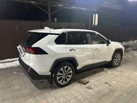 Toyota RAV4 2020 года за 20 300 000 тг. в Алматы