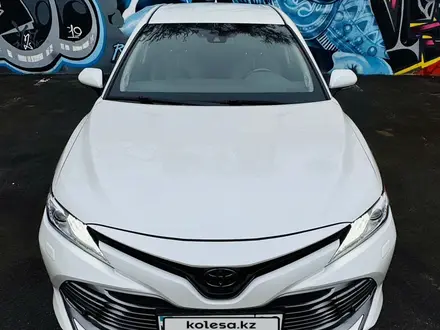 Toyota Camry 2021 года за 15 500 000 тг. в Алматы – фото 38