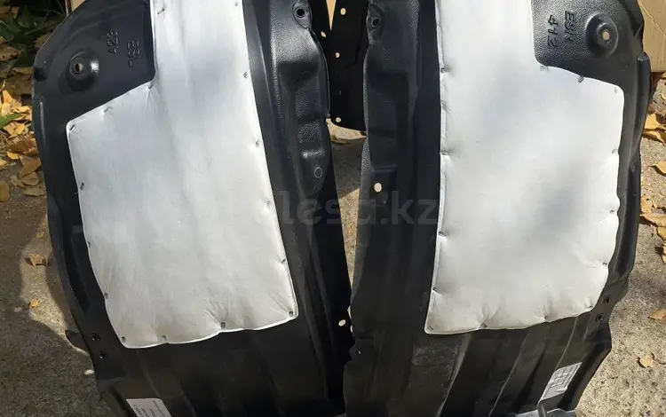Подкрылок ES 350/300 за 35 000 тг. в Алматы