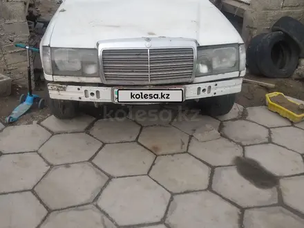 Mercedes-Benz E 200 1985 года за 600 000 тг. в Тараз – фото 4