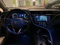 Toyota Camry 2019 года за 13 000 000 тг. в Алматы – фото 13