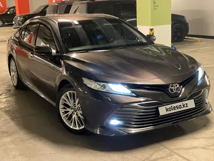 Toyota Camry 2019 года за 13 000 000 тг. в Алматы – фото 4