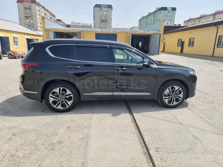 Hyundai Santa Fe 2019 года за 14 500 000 тг. в Атырау – фото 2