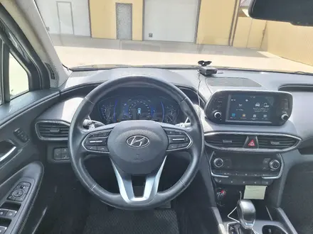 Hyundai Santa Fe 2019 года за 14 500 000 тг. в Атырау – фото 5