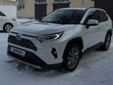 Toyota RAV4 2020 года за 15 500 000 тг. в Актобе – фото 5