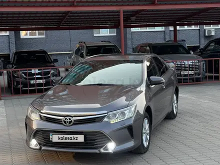 Toyota Camry 2015 года за 10 700 000 тг. в Актобе