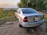 Volkswagen Passat 2001 годаfor2 400 000 тг. в Алматы – фото 5