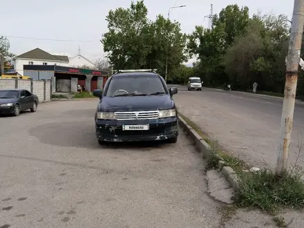 Mitsubishi Chariot 1999 года за 2 700 000 тг. в Алматы – фото 2
