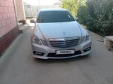Mercedes-Benz E 200 2010 года за 5 000 000 тг. в Атырау – фото 2