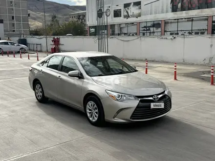 Toyota Camry 2015 года за 4 000 000 тг. в Актобе – фото 3