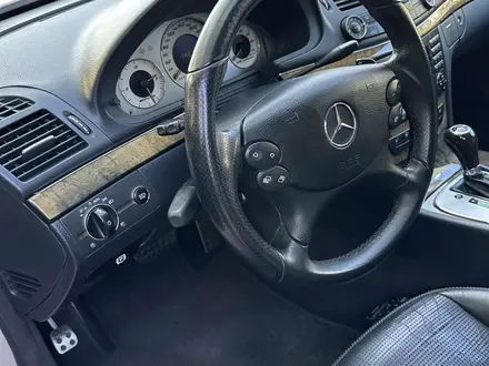 Mercedes-Benz E 55 AMG 2003 года за 11 000 000 тг. в Шымкент – фото 12