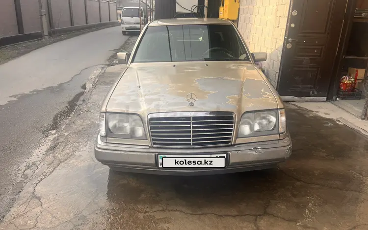 Mercedes-Benz E 220 1994 годаүшін2 200 000 тг. в Шымкент