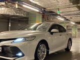 Toyota Camry 2019 года за 13 900 000 тг. в Алматы – фото 4