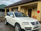 Volkswagen Touareg 2005 года за 6 000 000 тг. в Алматы – фото 2