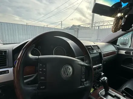 Volkswagen Touareg 2005 года за 6 000 000 тг. в Алматы – фото 7