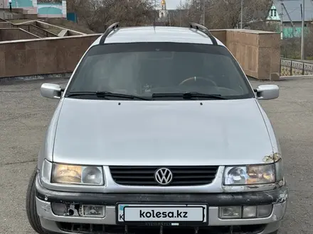 Volkswagen Passat 1995 года за 1 200 000 тг. в Петропавловск – фото 11