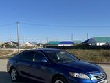 Toyota Camry 2007 года за 3 200 000 тг. в Уральск – фото 2