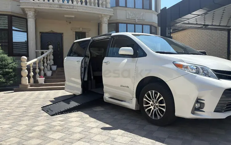 Toyota Sienna 2020 года за 22 500 000 тг. в Алматы