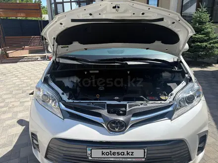 Toyota Sienna 2020 года за 22 500 000 тг. в Алматы – фото 15