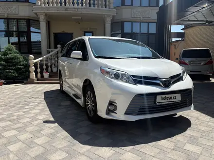 Toyota Sienna 2020 года за 22 500 000 тг. в Алматы – фото 2
