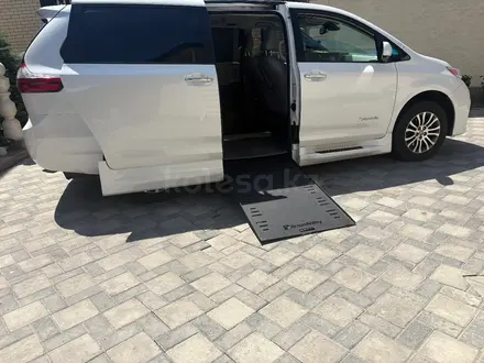 Toyota Sienna 2020 года за 22 500 000 тг. в Алматы – фото 4