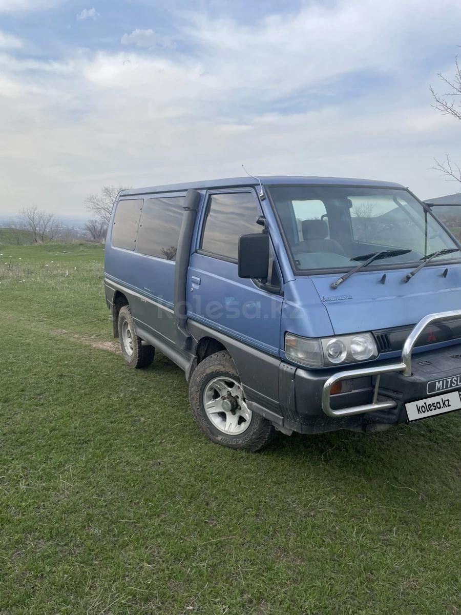 Mitsubishi Delica 1993 г.