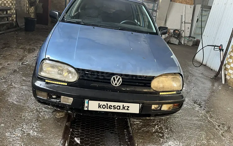 Volkswagen Golf 1993 годаfor600 000 тг. в Павлодар