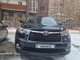 Toyota Highlander 2014 года за 15 500 000 тг. в Астана