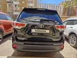 Toyota Highlander 2014 годаүшін15 300 000 тг. в Астана – фото 2