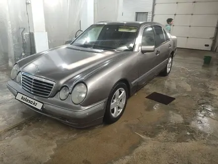 Mercedes-Benz E 230 1996 года за 2 900 000 тг. в Караганда – фото 3