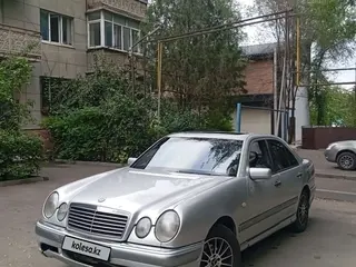 Mercedes-Benz E 230