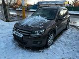 Volkswagen Tiguan 2015 года за 6 600 000 тг. в Костанай