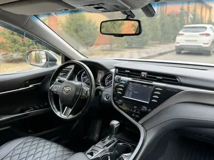 Toyota Camry 2018 года за 11 500 000 тг. в Павлодар – фото 12