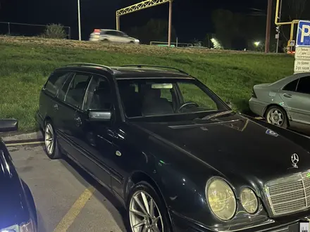 Mercedes-Benz E 320 1999 года за 4 500 000 тг. в Алматы – фото 5