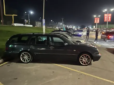 Mercedes-Benz E 320 1999 года за 4 500 000 тг. в Алматы – фото 6