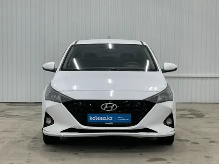 Hyundai Solaris 2021 года за 7 600 000 тг. в Астана – фото 2