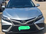 Toyota Camry 2021 года за 9 200 000 тг. в Атырау