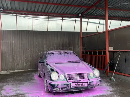 Mercedes-Benz E 320 1998 года за 3 600 000 тг. в Алматы – фото 9