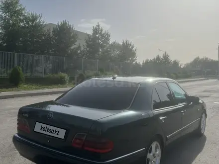 Mercedes-Benz E 320 1998 года за 3 600 000 тг. в Алматы – фото 13