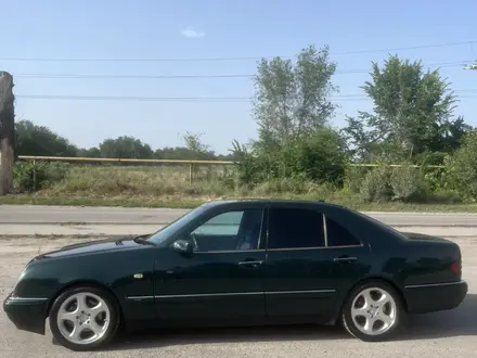 Mercedes-Benz E 320 1998 года за 3 600 000 тг. в Алматы – фото 11