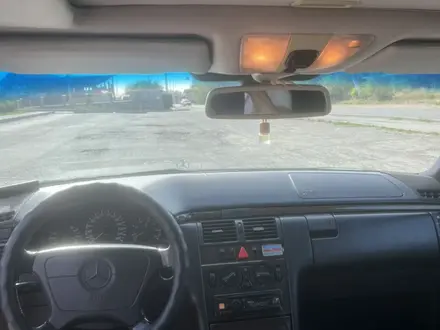 Mercedes-Benz E 320 1998 года за 3 600 000 тг. в Алматы – фото 18