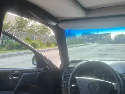Mercedes-Benz E 320 1998 года за 3 600 000 тг. в Алматы – фото 20