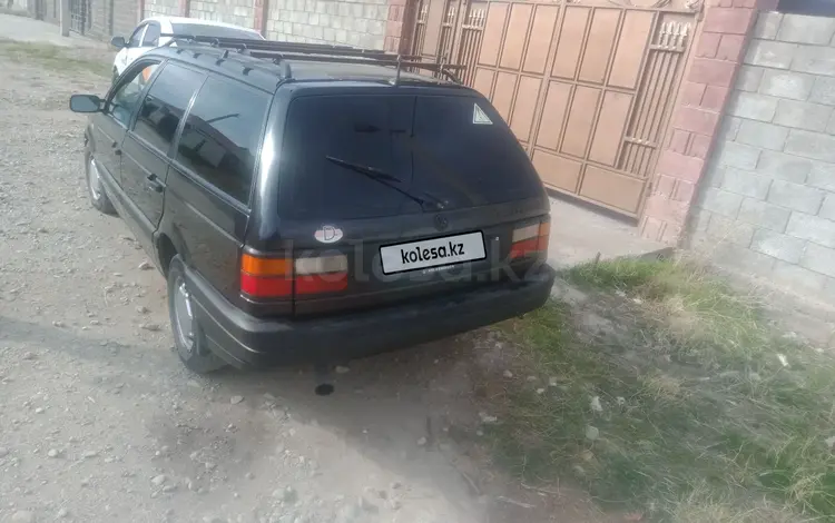 Volkswagen Passat 1993 годаүшін1 500 000 тг. в Тараз