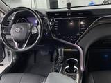 Toyota Camry 2018 года за 14 200 000 тг. в Караганда – фото 5