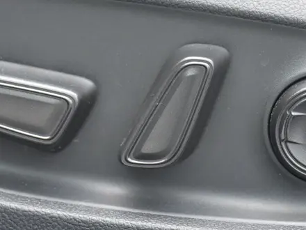 Toyota Camry Luxe 2019 года за 13 500 000 тг. в Кызылорда – фото 21