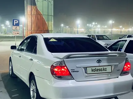 Toyota Camry 2005 года за 5 300 000 тг. в Семей – фото 2