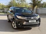 Toyota Highlander 2014 года за 12 900 000 тг. в Астана – фото 2