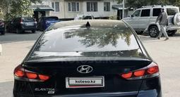 Hyundai Elantra 2017 года за 4 450 000 тг. в Уральск – фото 5