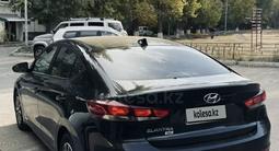 Hyundai Elantra 2017 года за 4 450 000 тг. в Уральск – фото 4